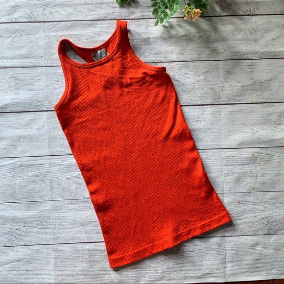 ATHLETA red tank top - Picture 1 of 6